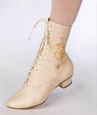 Ботинки кадрильные женские с вышивкой для народного танца